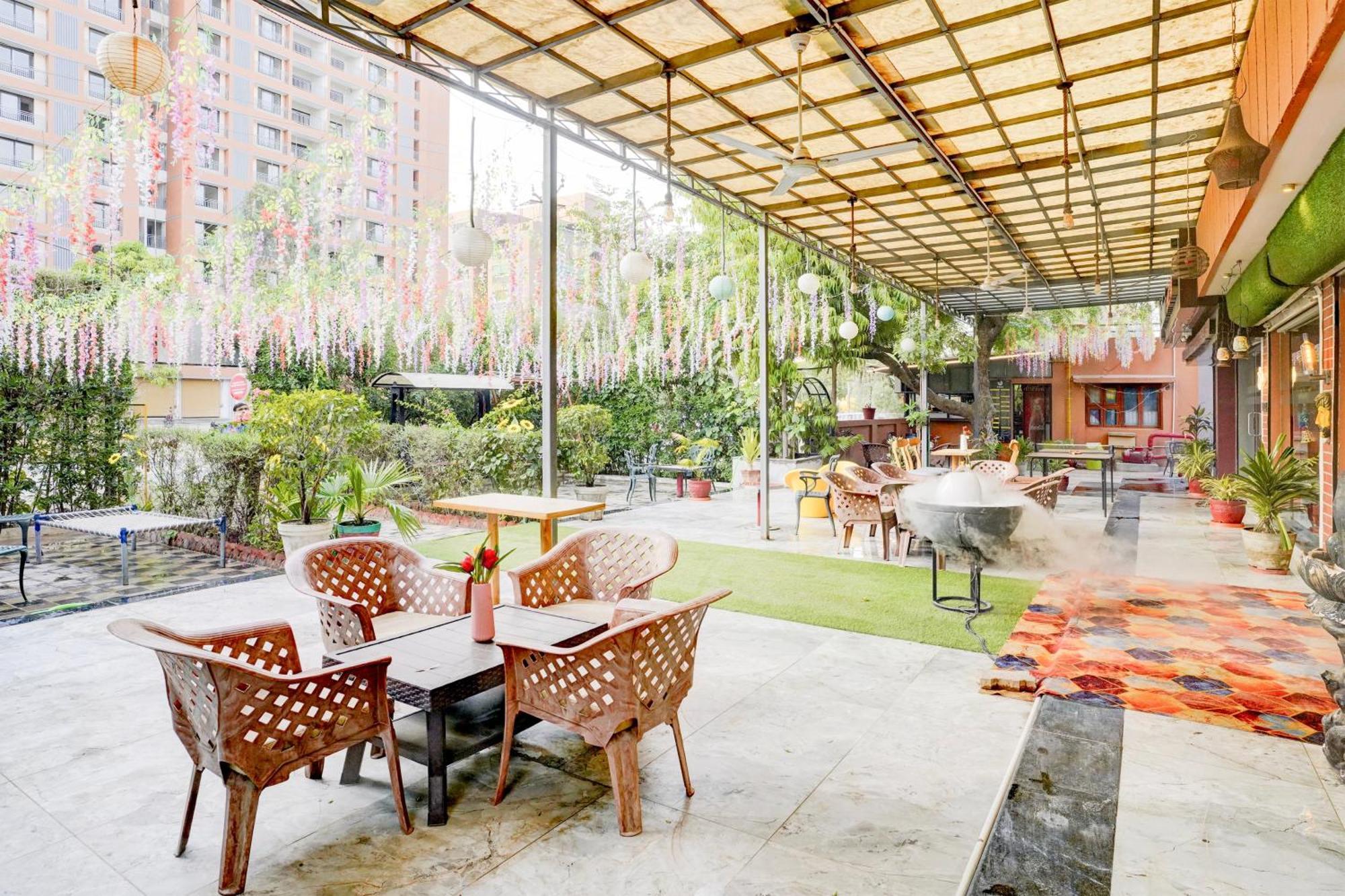 Palette- Siddharth Inn Gandhinagar Kültér fotó