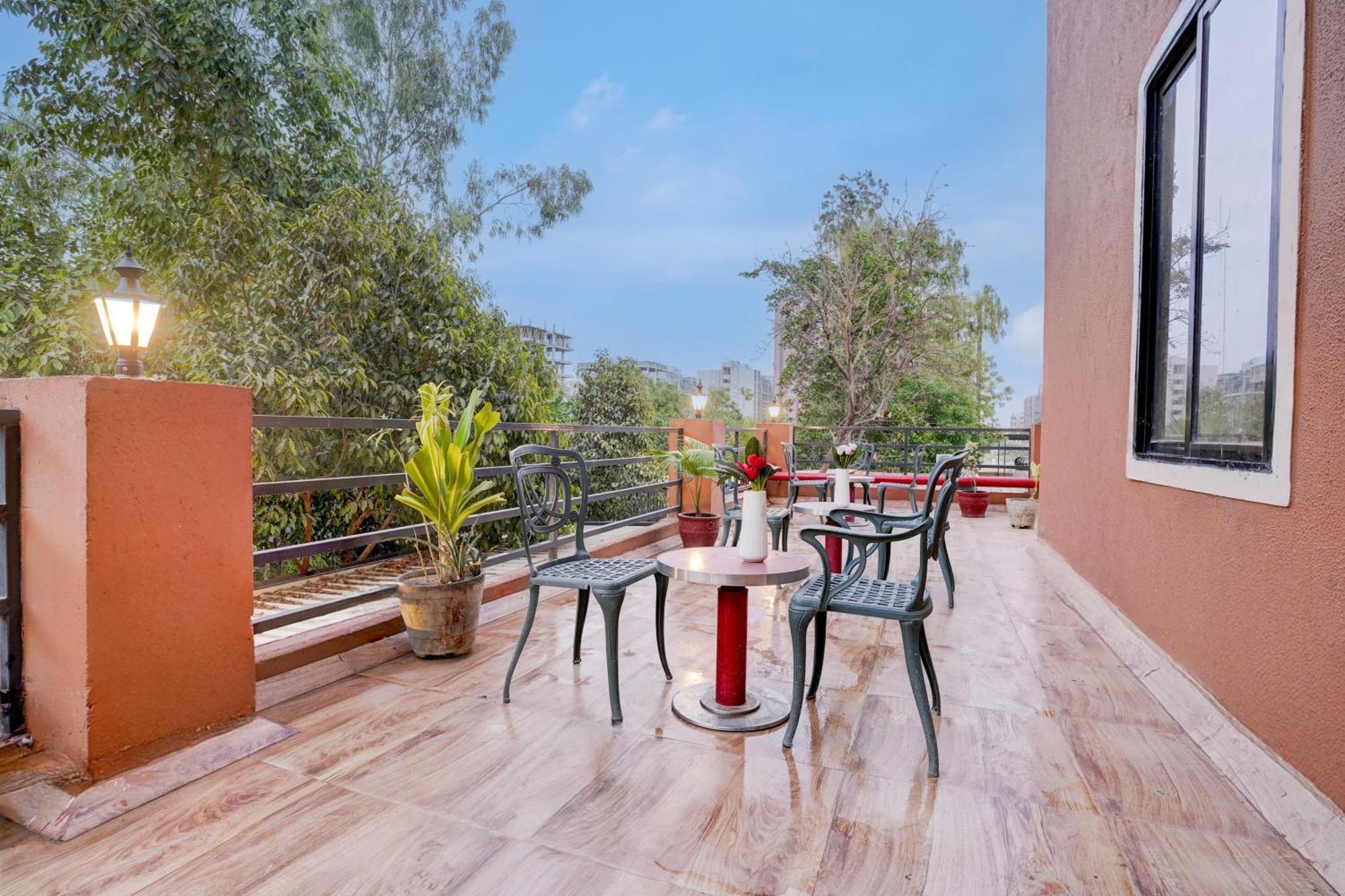 Palette- Siddharth Inn Gandhinagar Kültér fotó