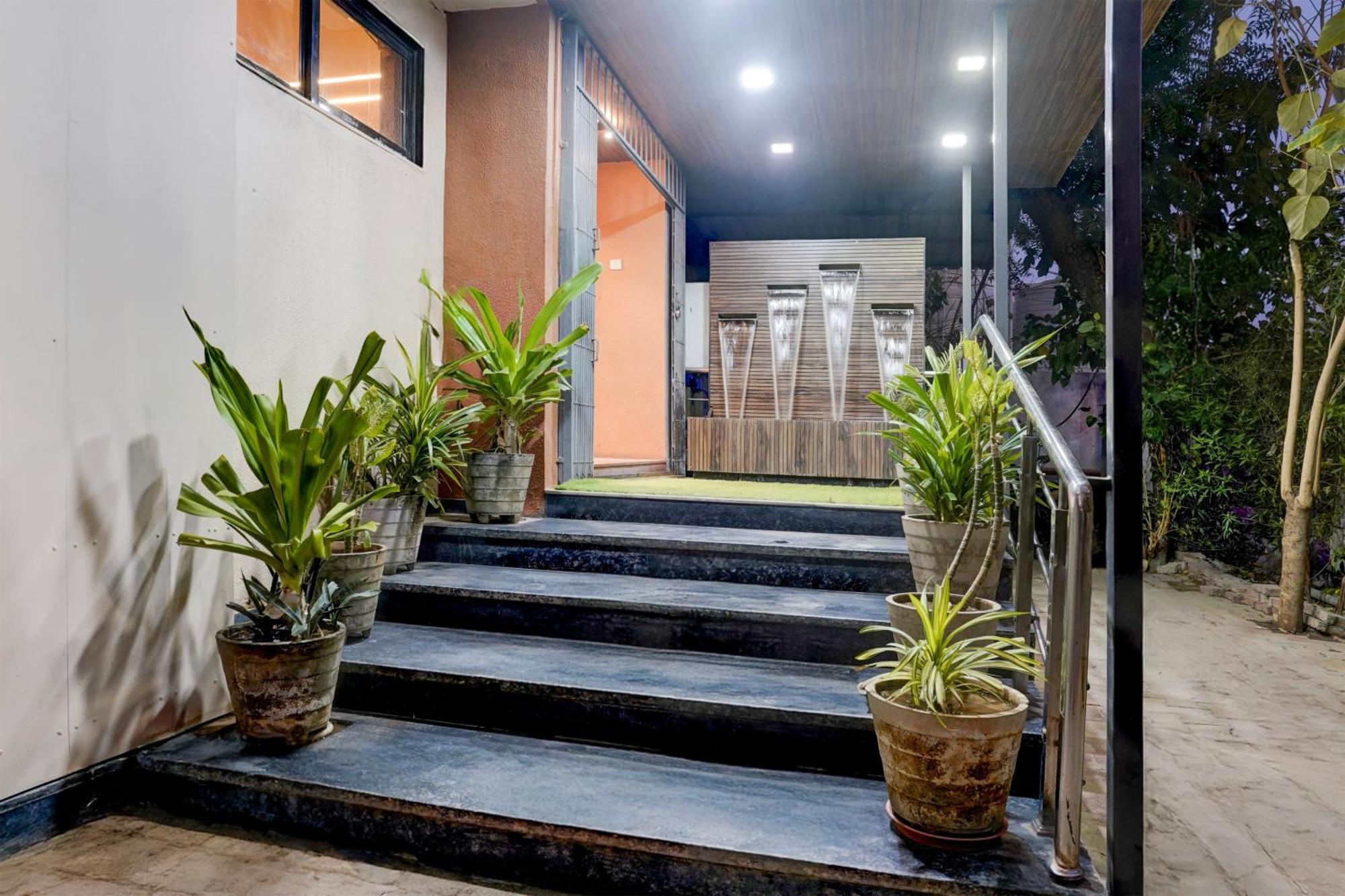 Palette- Siddharth Inn Gandhinagar Kültér fotó
