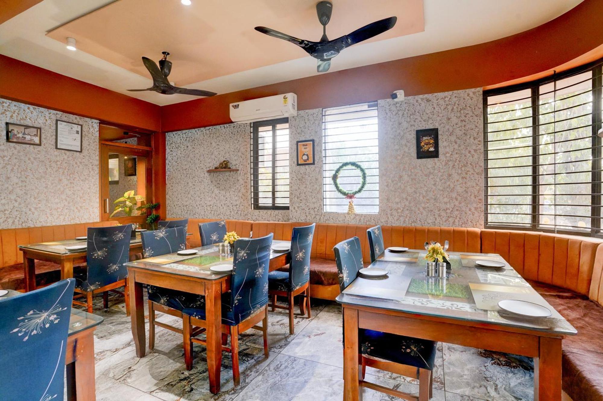 Palette- Siddharth Inn Gandhinagar Kültér fotó