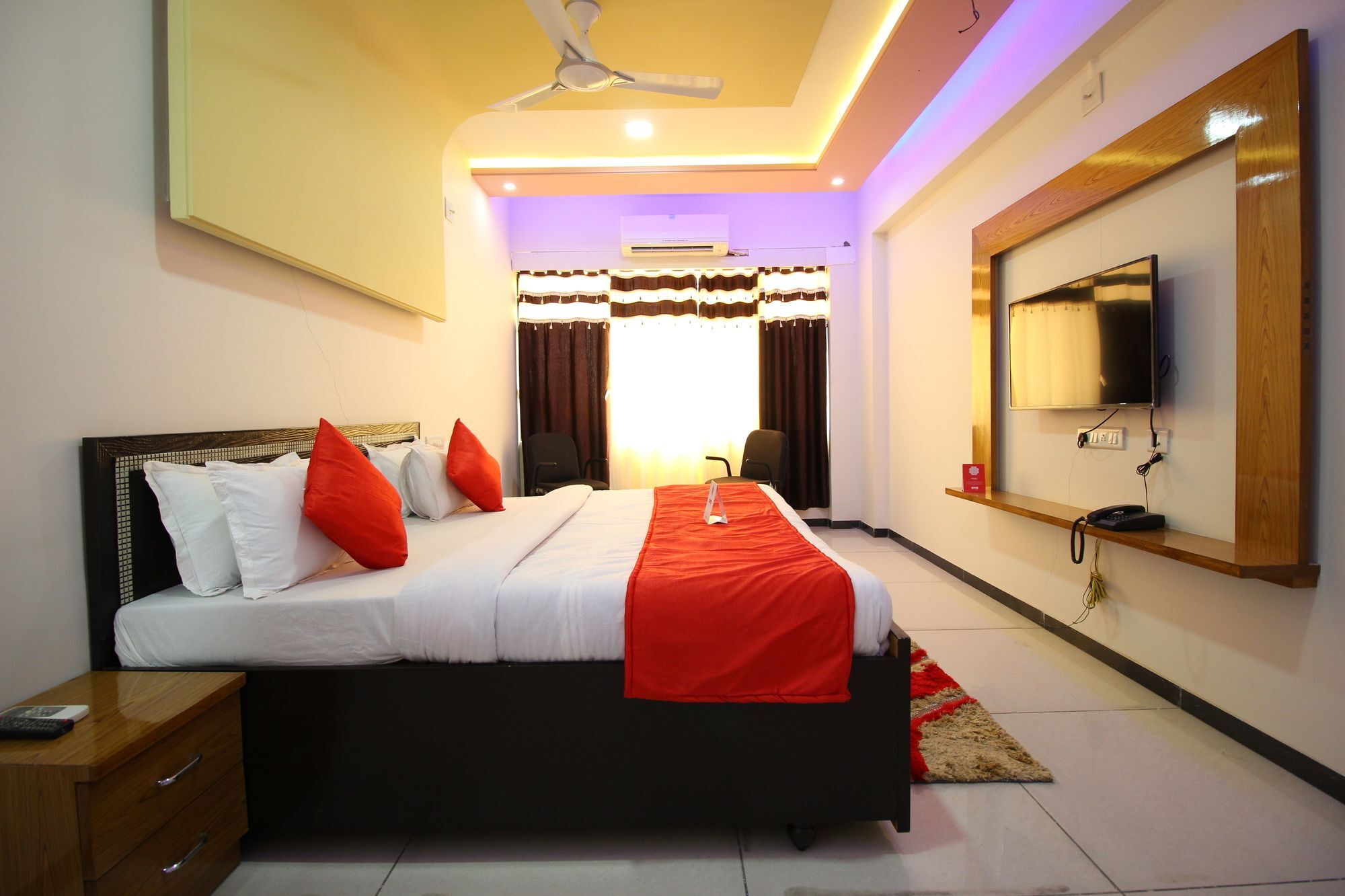 Palette- Siddharth Inn Gandhinagar Kültér fotó