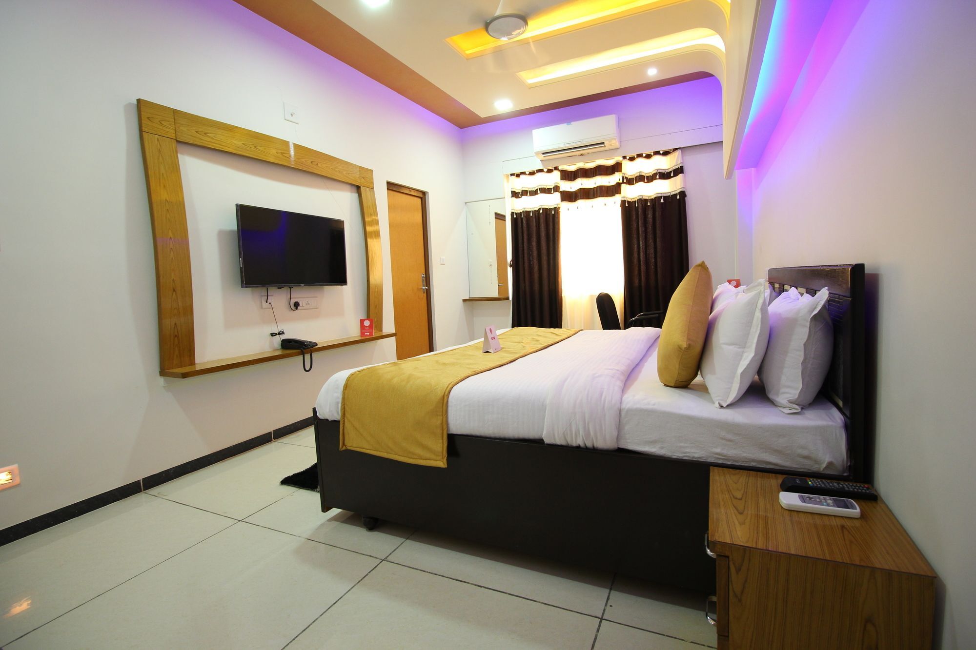 Palette- Siddharth Inn Gandhinagar Kültér fotó
