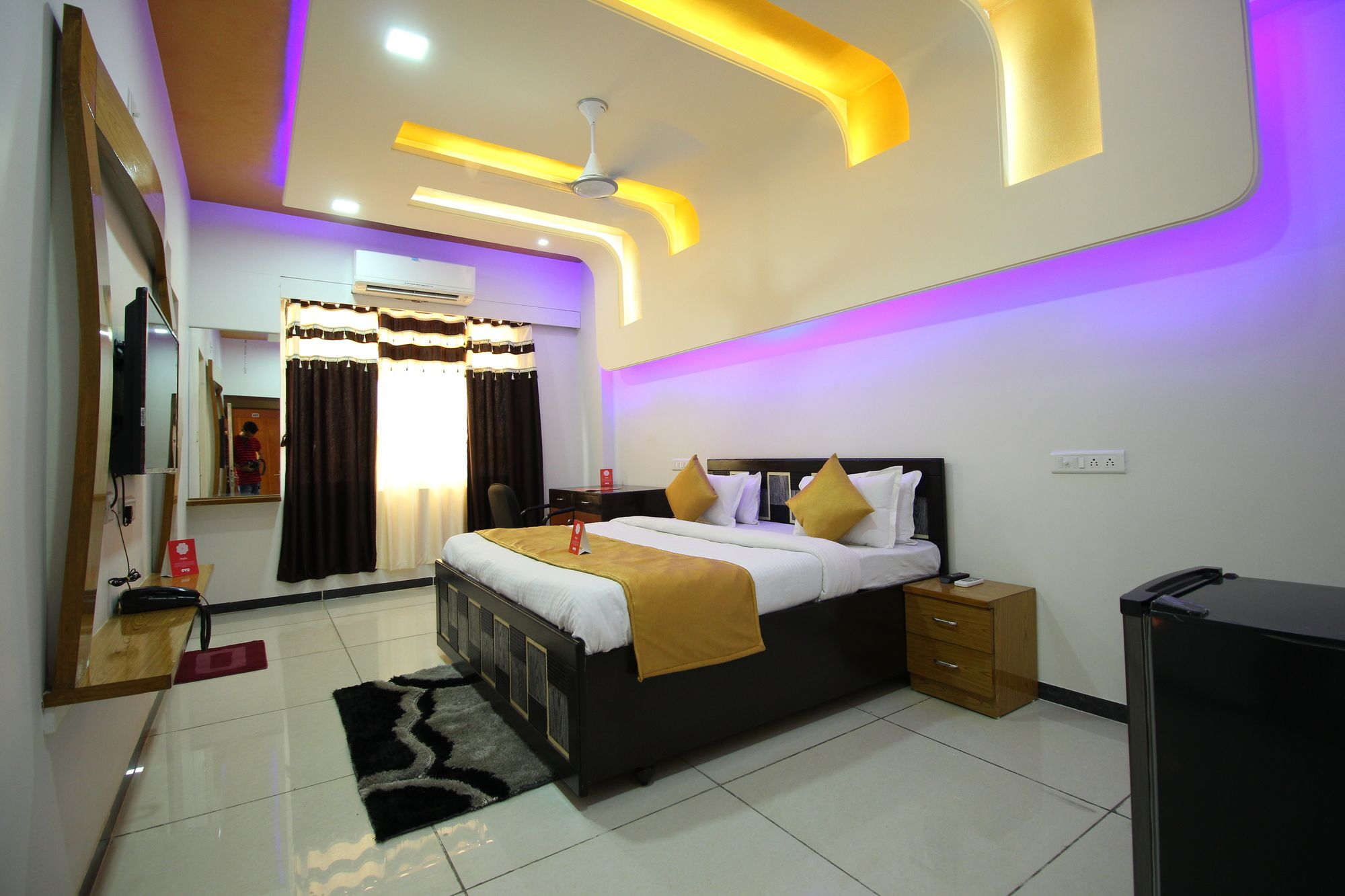 Palette- Siddharth Inn Gandhinagar Kültér fotó